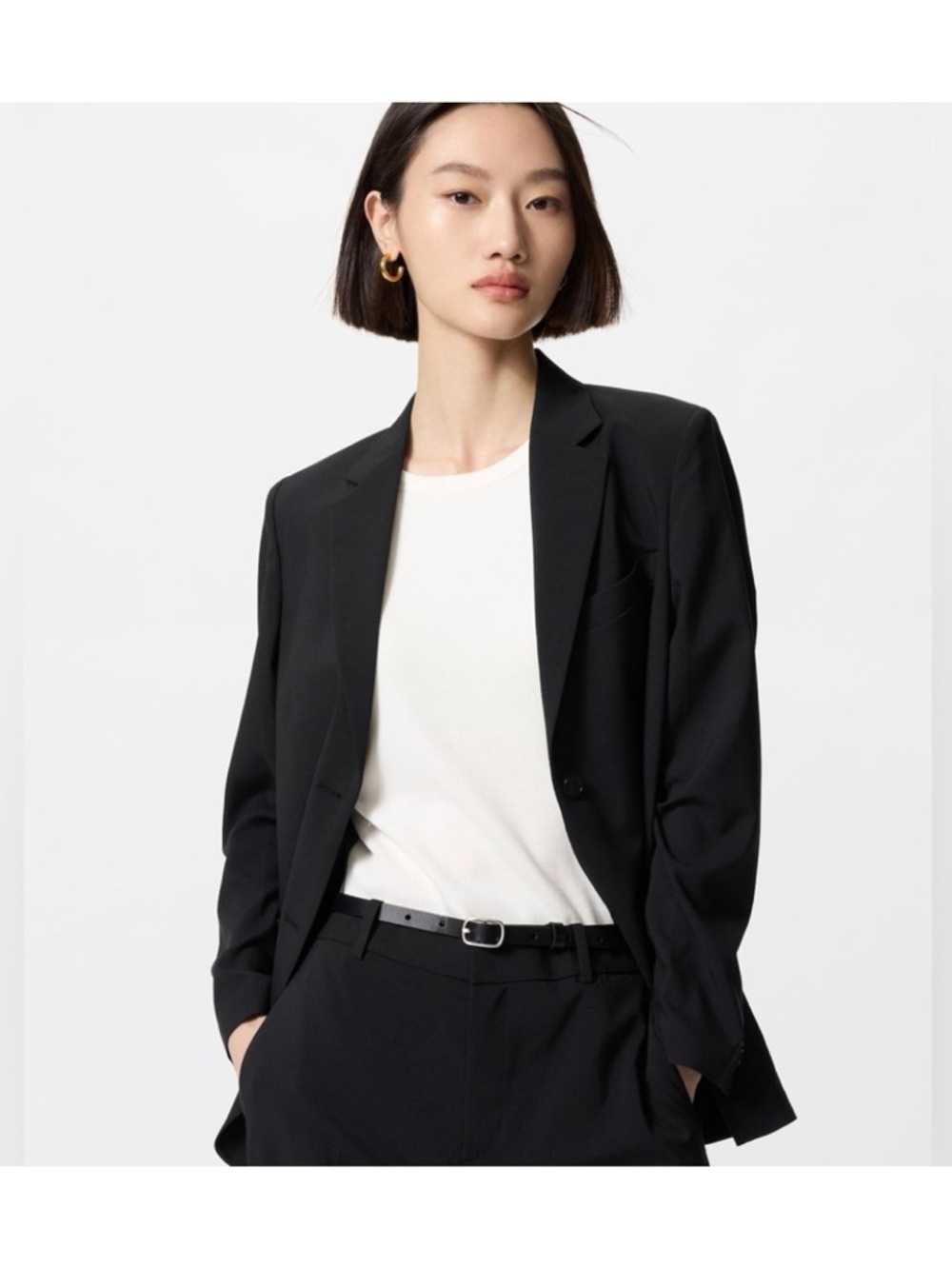 Uniqulo Classic  Black Women's Blazer - Sleek Tailored NWOTs